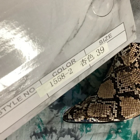 Tan & Brown Snakeskin Pattern Heeled Boots Various Sizes - Picture 8 of 8